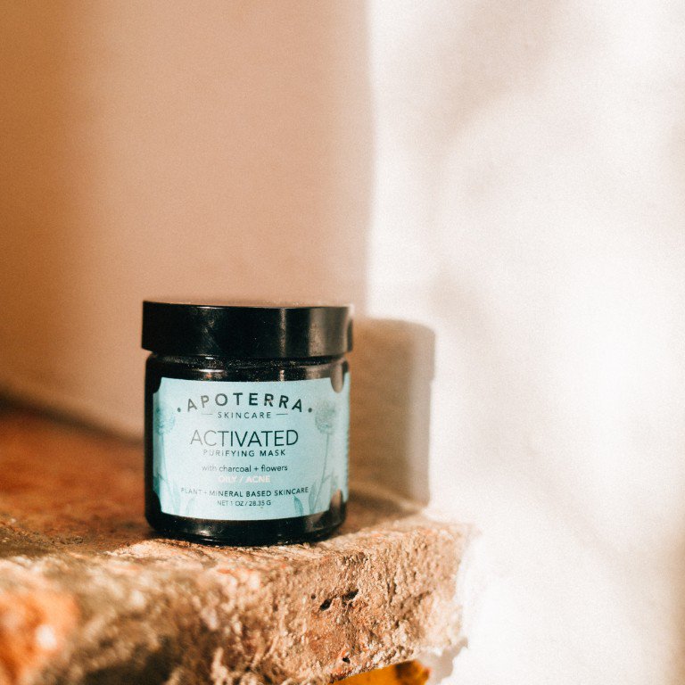 #TGIF Anyone else have a Friday date with themselves? A weekend night in with a soothing mask and coconut milk bath is what we're craving right about now! bit.ly/2Mmqo41 #mask #skincare #datenight