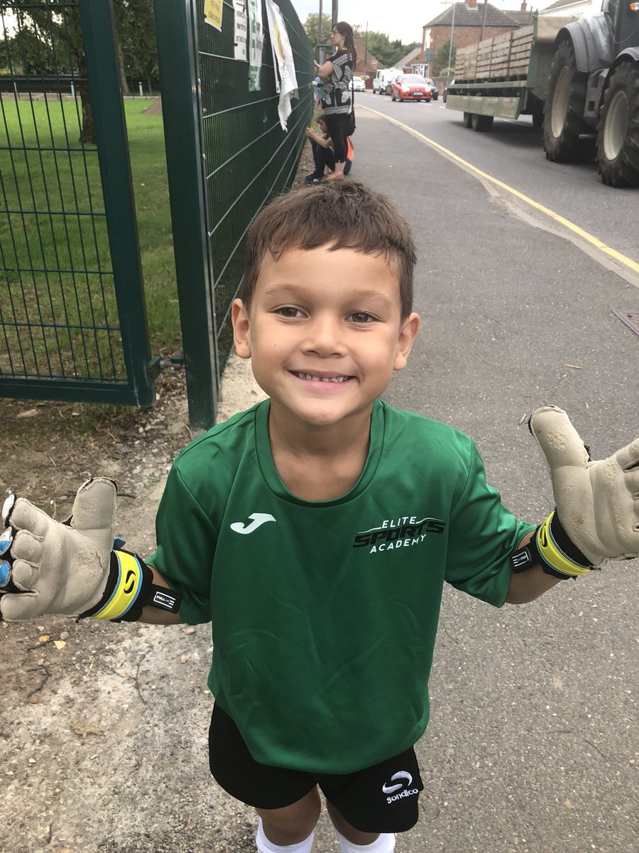 Little legs loving ESA goal keeper training! #dreambiglittleone @DanSwan01  @EliteSportAcade