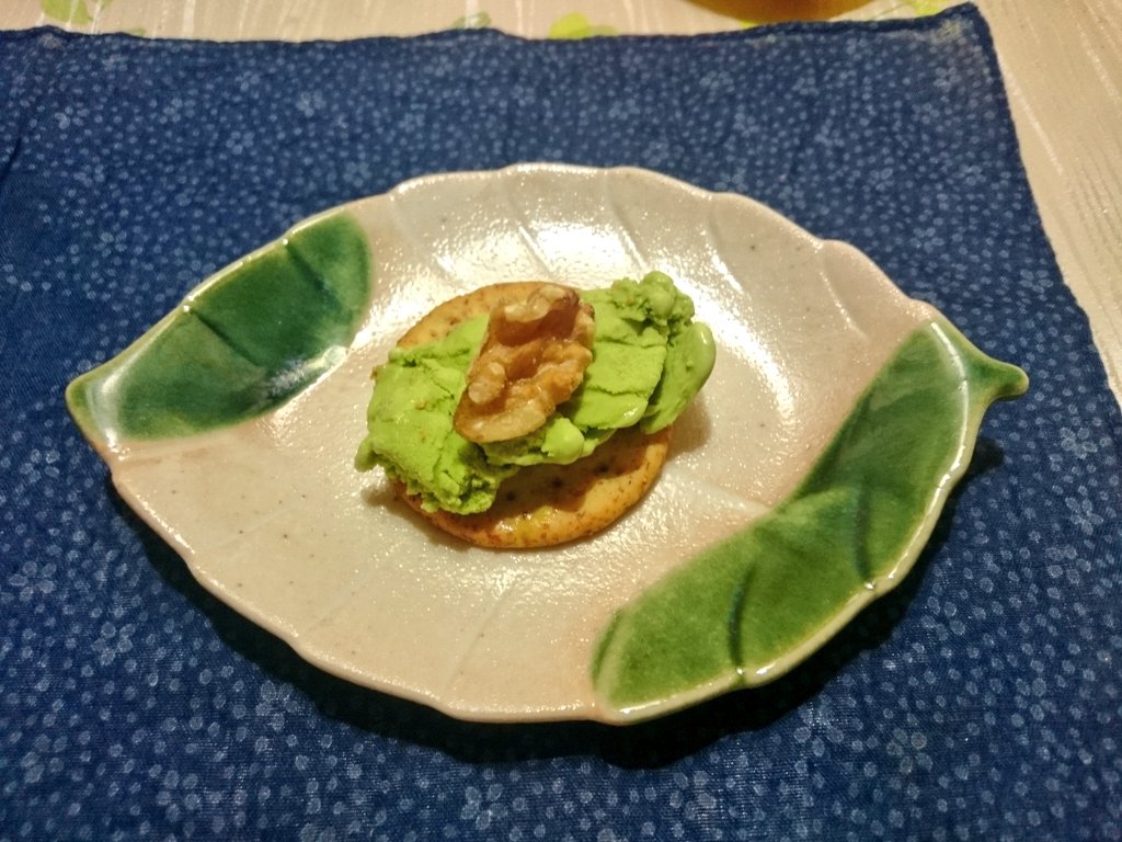 uchokooto1992's tweet image. 森永小麦胚芽クラッカーに、
抹茶アイス＆くるみをのせて食べました！
サクサクひんやりカリッ💗何枚でも食べたい！
#森永小麦胚芽
#1my