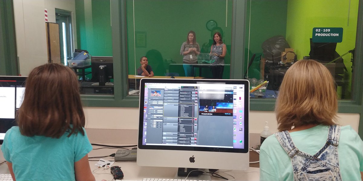 SRESMakerSpace's tweet photo. SRES NEWS6 had some very special guest today announcing our Principal's 200 Club Winners #sunrayscores @sunrayexplorers https://t.co/YxYHnWsBTd