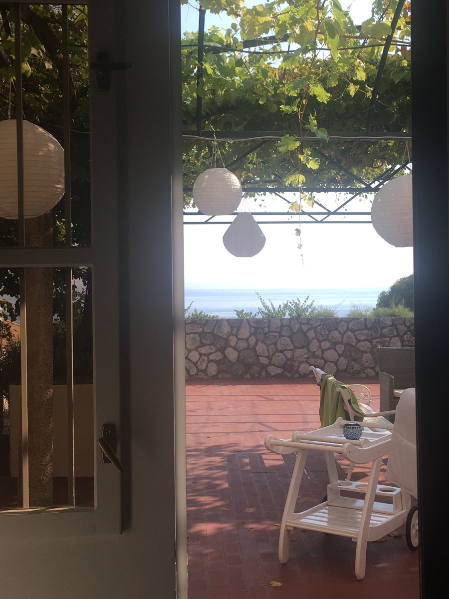 Alex_Kolaric's tweet image. Pa ti piši tekst za Nacional #summerfun18 #Dubrovnik #politikahr