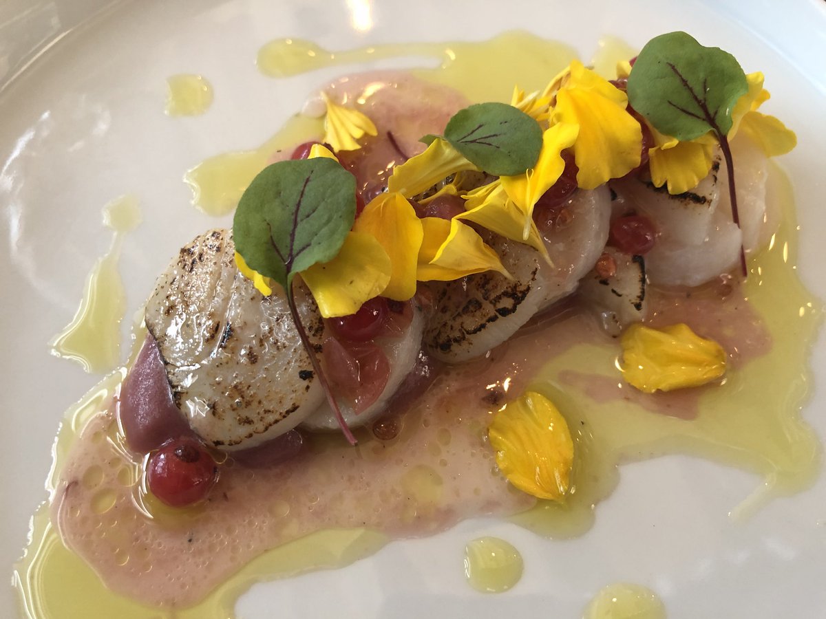 #MicroCríticaCapel <a href="/kavamarbella/">Kava Marbella</a> Pedazo de cocinero #FernandoAlcalá 28 años, revelacion en toda regla Abogado y viajero. Sabores del mundo con productos locales. Técnica, criterio, cultura y sensibilidad. Sorpresas en cada receta Bodega a precios moderados. Menú 50€ P7 En alza👍