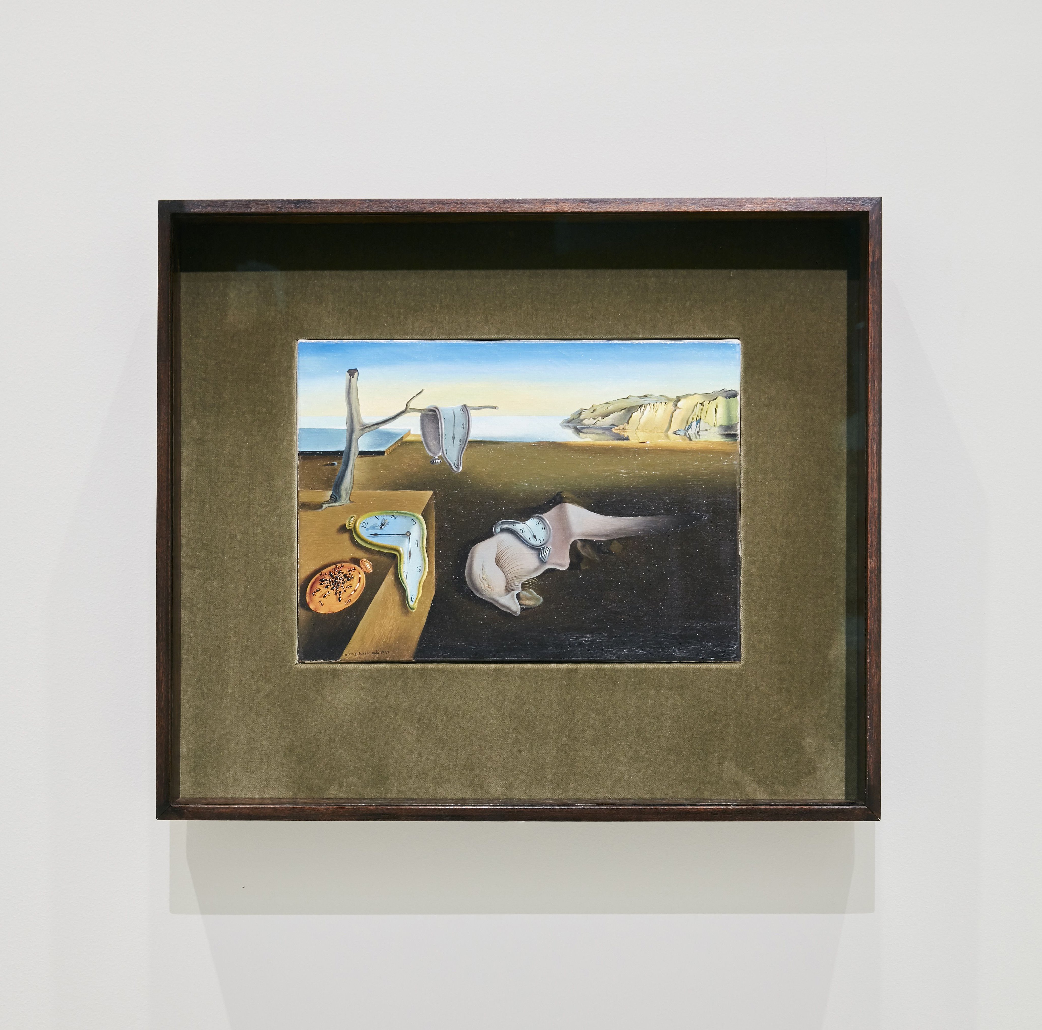 NGV on Twitter: "Salvador Dalí described his paintings as 'hand painted dream photographs'. Visit his world-renowned painting, “The persistence of memory”, 1931, on display in MoMA at NGV: https://t.co/zw9w1TvuC3 / Twitter