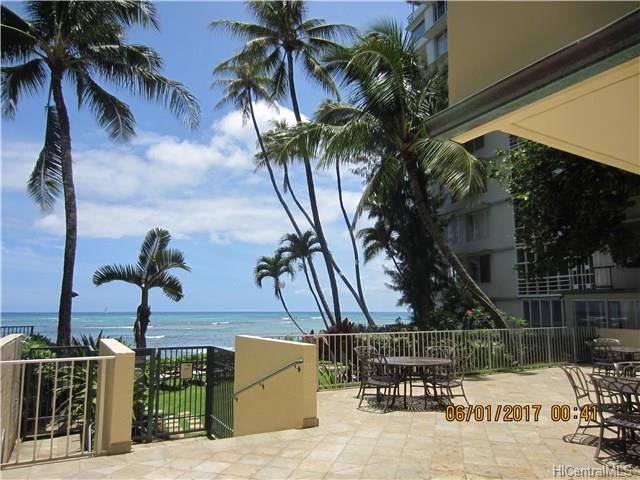 HawaiiHomesIntl's tweet photo. Renovated in 2018, this charming studio apt features the feel of a country inn providing a sanctuary with Diamond Head and ocean views. 
- Studio / 1 bath
- 330 square foot

For Instant Info Visit!
https://t.co/TaRDZjXwAq

#Diamondhead #Waikiki #Home #Hawaii #Honolulu #condo https://t.co/phIsw0PY2C
