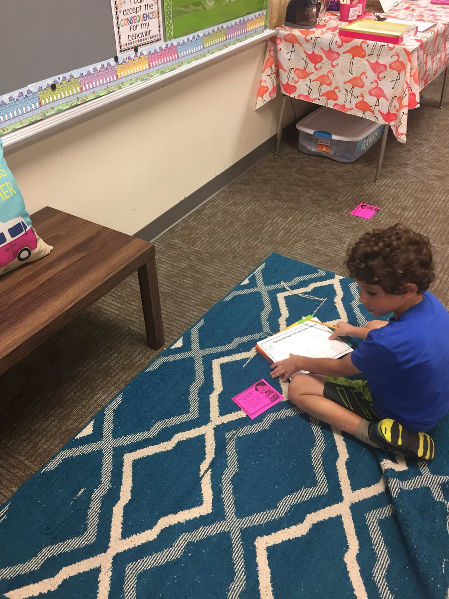 MrsTurcott3rd's tweet photo. We had a blast working on our Personal Narrative Scoot today! 📚😄📝#jbsrocks #youngauthors https://t.co/90jGbZ5tQ8