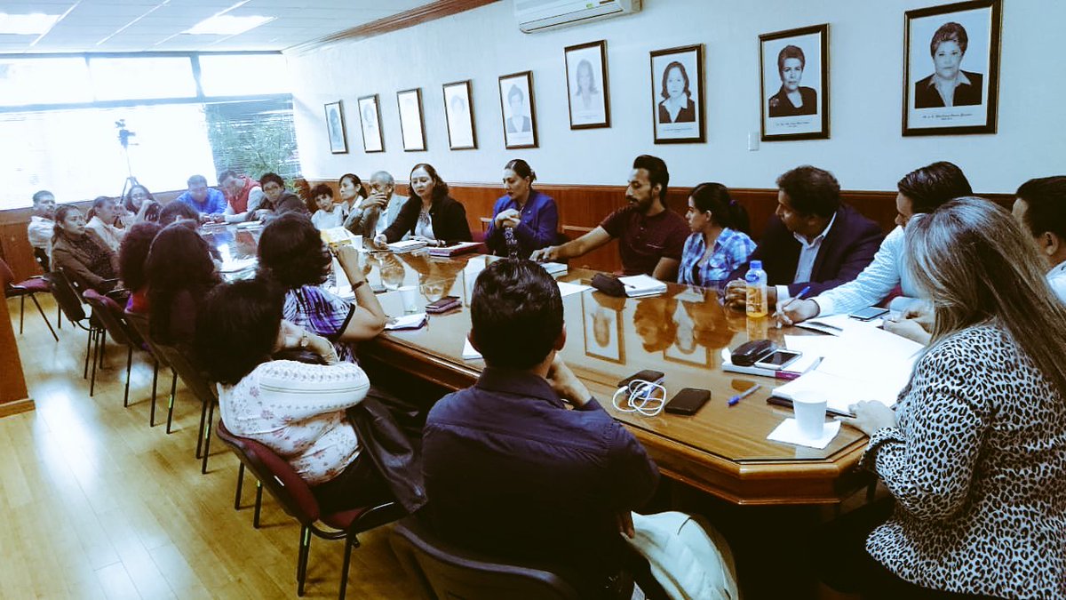 SecretariaIPN's tweet photo. @IPNSecGeneral, personal de Oficina de Abogado Gral, en reunión con Consejo Técnico, #AlumnosConsejeros, #Funcionarios #COSECOVI #Sindicato #ESEO,
informa medidas de #prevención #seguridad gestionadas en el #CascodeStoTomas con @delegacionMH #ciberbullying.@lcastuerahector https://t.co/E9t6B8oWVn