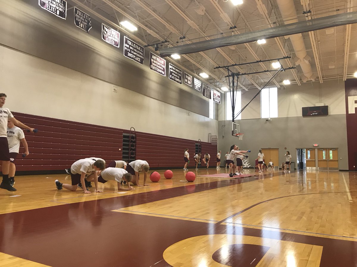 bchase76's tweet photo. Circuit training at its best with Coach Kueker and Mrs. Richey. Let’s get strong Red Bud. #RedBud132 https://t.co/cTCbyR3TgR