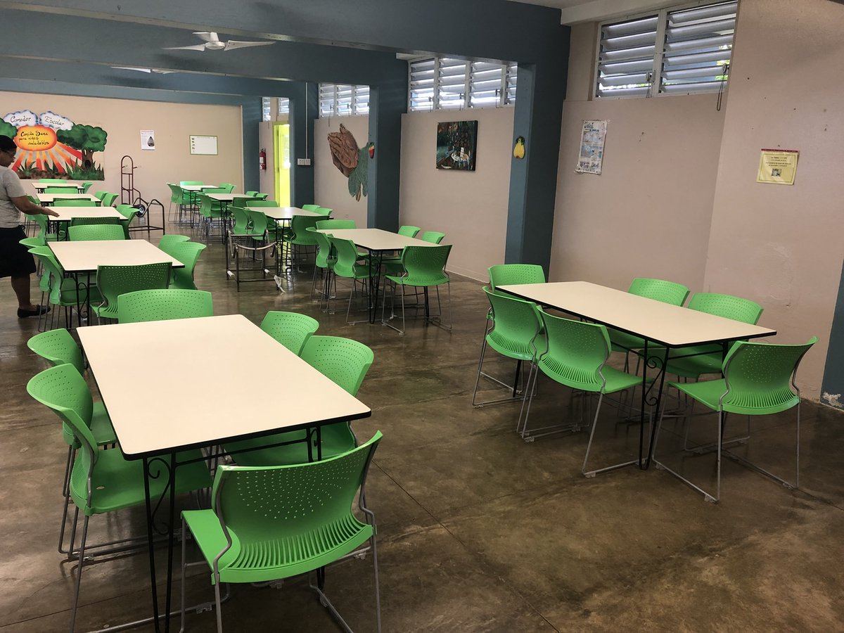 Nuevas sillas en el Comedor Escolar. Gracias a las gestiones de la Sra. Reyes Benitez (Directora de la Autoridad Escolar de Alimentos Nivel Central DEPR) y el Sr. Héctor Miranda de almacenes de la Autoridad Escolar de Alimentos. Toda la Comunidad Escolar está sumamente agradecida