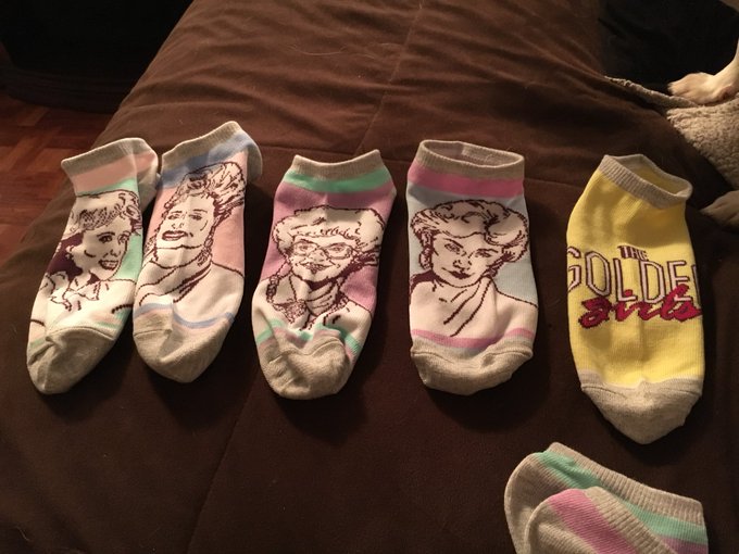 Someone knows me well!! #GoldenGirls #dorklife #lovethem #happyfeet https://t.co/cdKt2OH9Jo