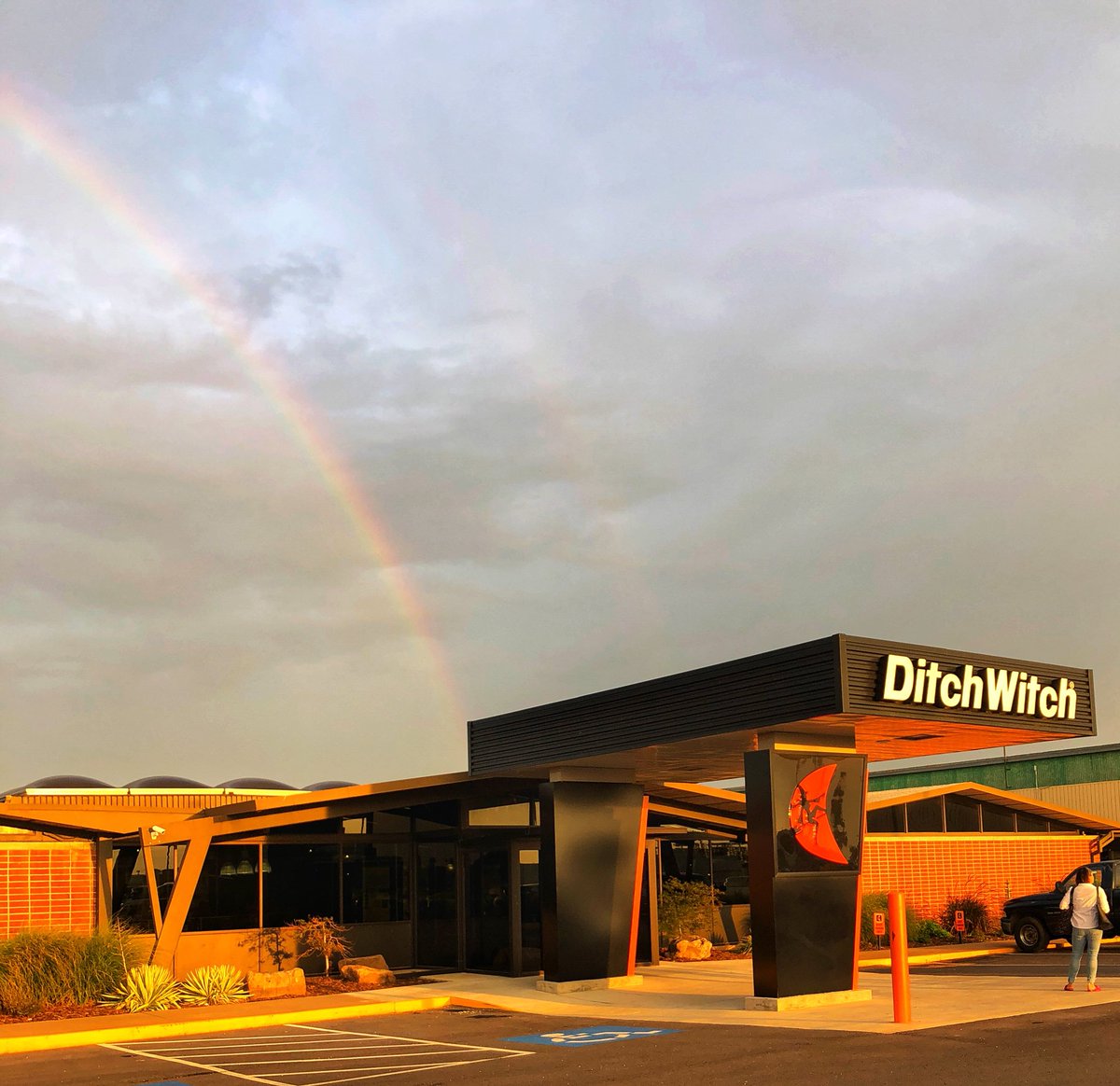 Great meeting with <a href="/ditchwitch/">Ditch Witch</a> this morning. We appreciate your business and remarkable innovations!  Check out the #doublerainbow too!
