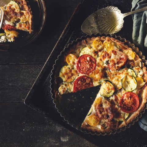 this_table's tweet photo. Yet another way to make use of those gorgeous summer tomatoes just begging to be picked from the garden! Caramelized Onion Tomato Tart to celebrate summer's bounty!

#tomatotart #summerproduce #baking #eeeeeats #heirloomtomatoes #brunch
https://t.co/BrmTcKegnu https://t.co/ovkcJWM9pc