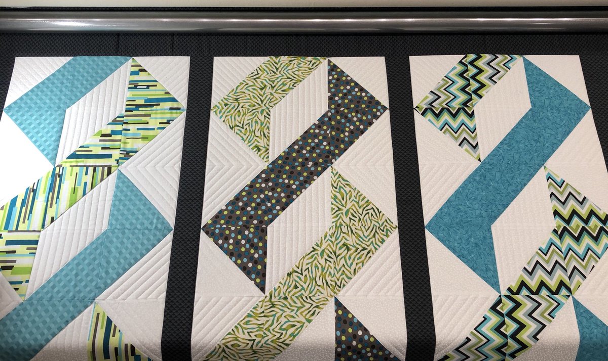 PeacefulHillQ's tweet image. Continuing with the custom quilting today, the texture and secondary patterns are so cool! #customquilting #superiorthreads #quiltersoftwitter