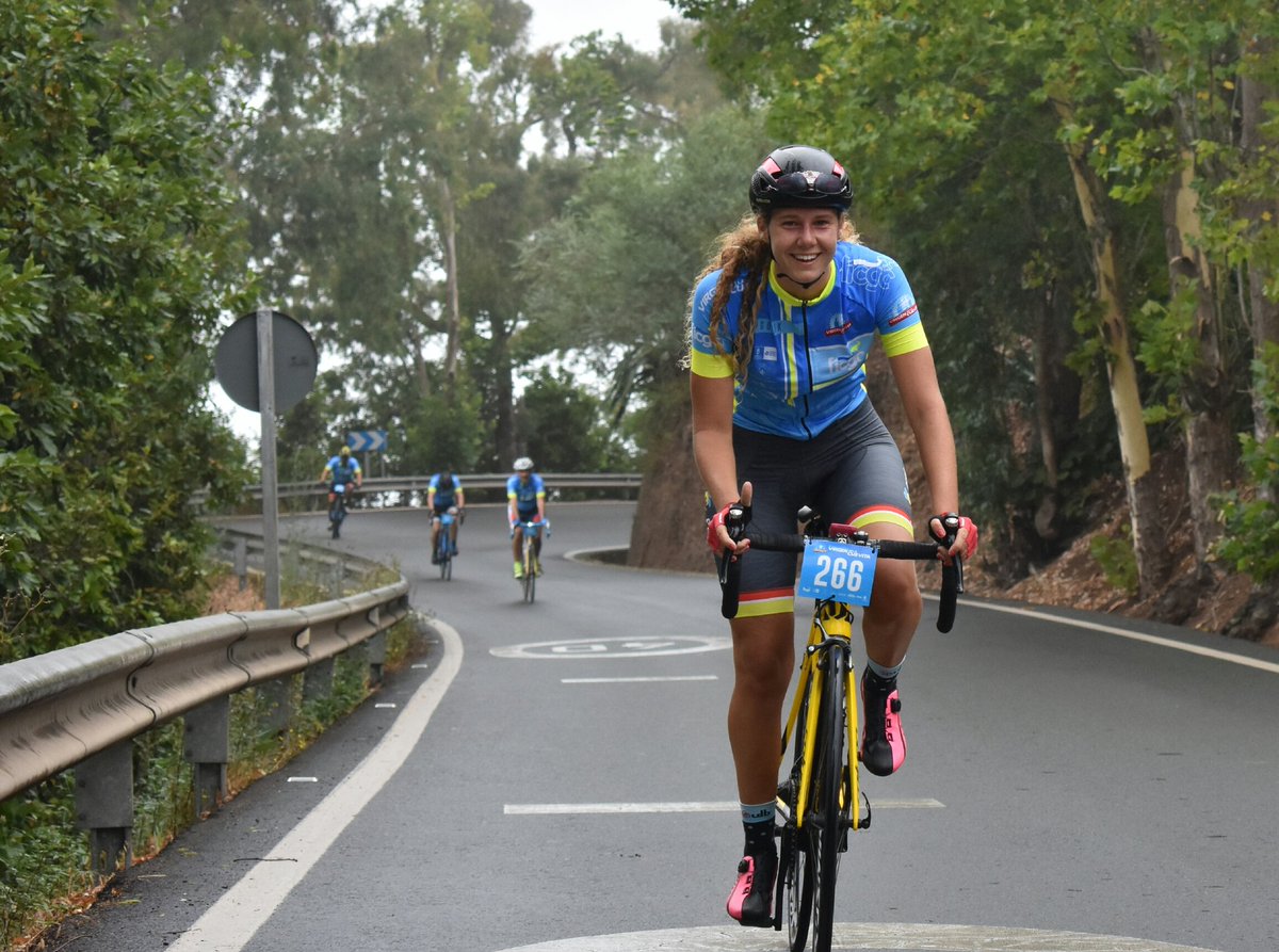 raquelmtb97's tweet photo. Si me quieres, piensa que cualquier ciclista que adelantes puedo ser yo. Mi familia me espera en casa.
Y mis amigos.
Tengo 20 años y una vida entera por delante.
Protege al ciclista.
Protégeme.

#RespetaAlCiclista https://t.co/2WdV6uGGQC