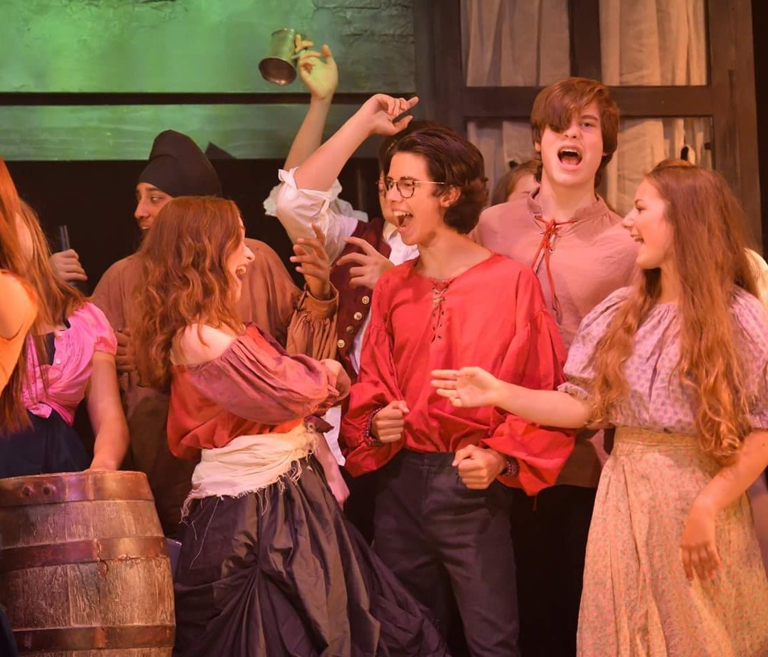 FreyaGoldingx's tweet photo. "Master of the House, quick to catch your eye" 🍻
#LesMiserablesSchoolEdition #MayflowerTheatre #MayflowerEngage #SYP2018 https://t.co/jL6Rju8iH7