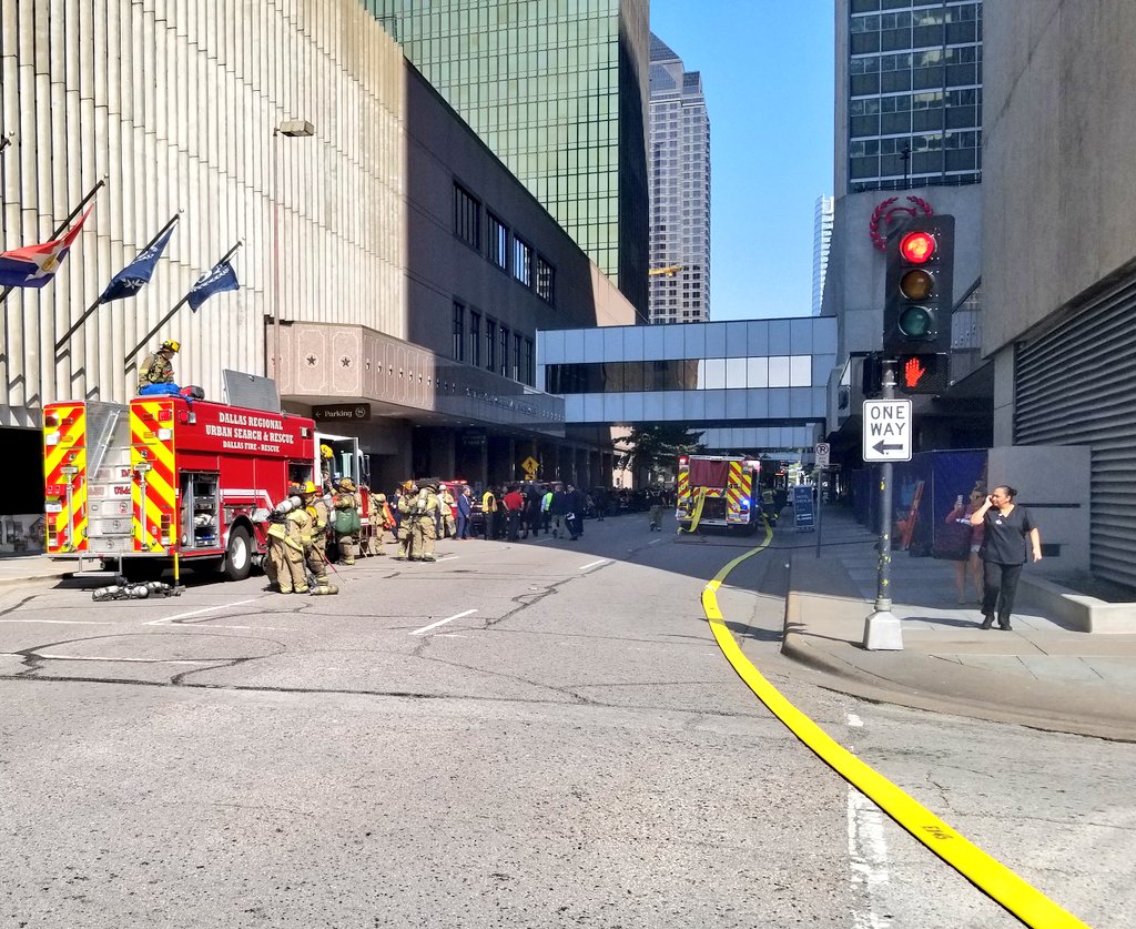 DallasFireRes_q's tweet photo. @DallasFireRes_q on location at 400 N.Olive Street for fire in elevator shaft - NO CAR FIRE - at #SheratonDallas. https://t.co/rZFgKz4aHF https://t.co/mLk0CNqxJT
