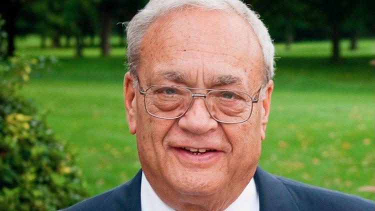 chitribsuburbs's tweet photo. "He was Mr. Deerfield": Bernie Forrest, who spent 32 years as the north suburban village's mayor, dies at 89 https://t.co/7LlwXFXCZK https://t.co/tYoE9QQLgL