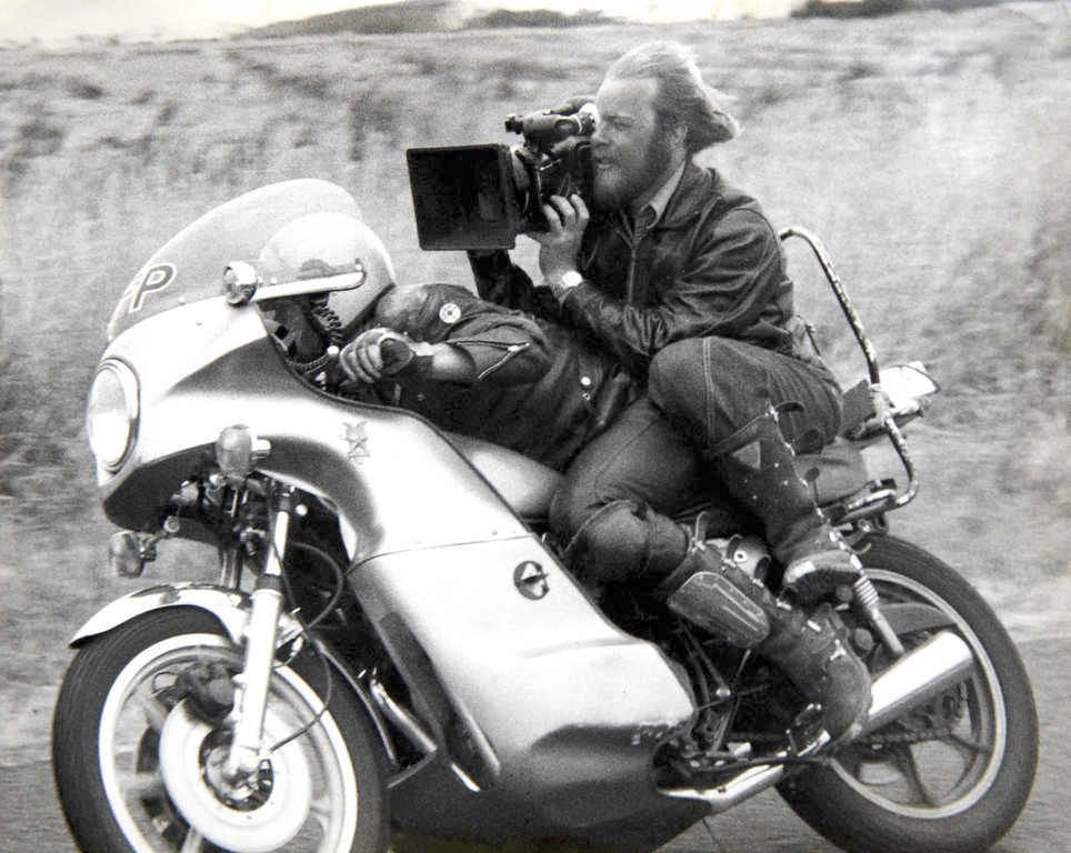 武蔵屋 1979年製作 マッドマックス よりクワッカmfp 言わずと知れたジム グースの愛車 バイク好きでこのライダーに憧れぬ者はいないだろう 1978年型カワサキz1000a1を基に豪州のイメージエンジニアリング製カウルとシート エキパイクロス二本出し 武蔵屋 1979年製作 マッドマックス よりクワッカmfp 言わずと知れたジム グースの愛車 バイク好きでこのライダーに憧れぬ者はいないだろう 1978年型カワサキz1000a1を基に豪州のイメージエンジニアリング製カウルとシート エキパイクロス二本出し