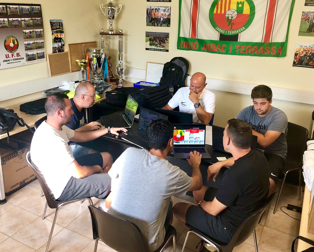 JabacTerrassa's tweet photo. 💻📒✏️ Els coordinadors enllestint detalls de la nova temporada. #ThisIsJabac #Temp1819 https://t.co/ekt5NPJUKW