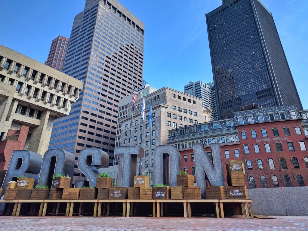 PandemicLabs's tweet photo. Looking for an #internship in #Boston? We're currently hiring #socialmedia interns for fall 2018! DM us for details or tag someone you think might be interested. #NowHiring https://t.co/w2ALtPdXJo