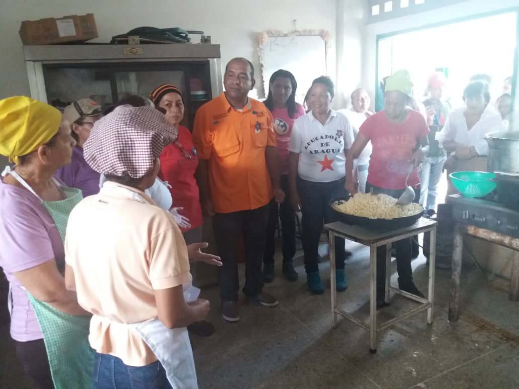 leoalvacabrera's tweet photo. #AHORA Nos encontramos en la UEE Argelia Laya Municipio Mariño con nuestros niños y niñas disfrutando del Plan Escuelas Abiertas De Agosto En Víctoria #PasajeJustoParaElPueblo 
@NicolasMaduro @JauaMiranda @RosangelaOrozco @RMarcoTorres @Nancyor7 @MPPEDUCACION @Marysequera05 https://t.co/4RsDLzbGPA