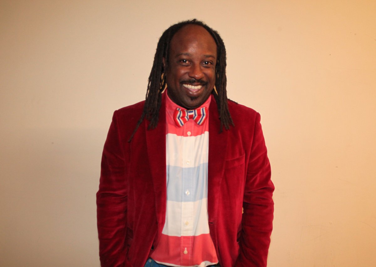 Pour la 1ère édition de OUMF-Moi Ton Talent!, 
<a href="/OUMFmtl/">OUMF</a> a choisi comme MC le talentueux multi artiste <a href="/goofywelldone/">Goofy Welldone</a>!
Tous nos talents sélectionné seront donc présentés d’une main de maître pour votre plus grand plaisir et surtout pour l’amour du show !
#OUMF2018 #ProgOUMF2018