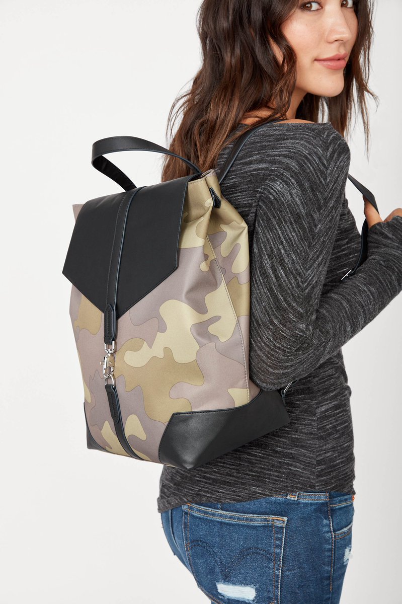 StellaDotbySte1's tweet photo. Crazy for #camo? Check out these camo faves! 

Shop here⬇️
https://t.co/UK4oScHYT6

#camouflage #stelladot #stellastyle #momlife #bags #handbags #sdjoy #trunkshow #trendy #styleclub #mynewobsession https://t.co/Rni1YwTzlS