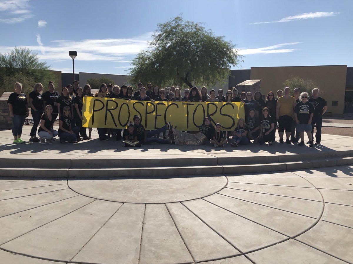 fourpeaksajusd's tweet photo. @Anderson_AJUSD and @ajusd43 You asked for at least half the staff, how about 100%?
#bonuspoints
#whateverittakesAJUSD  #fpescandoit 
@ProspectorFB @AJFOOTBALLHC @TheGoldMine_ https://t.co/FN396Gl0cp