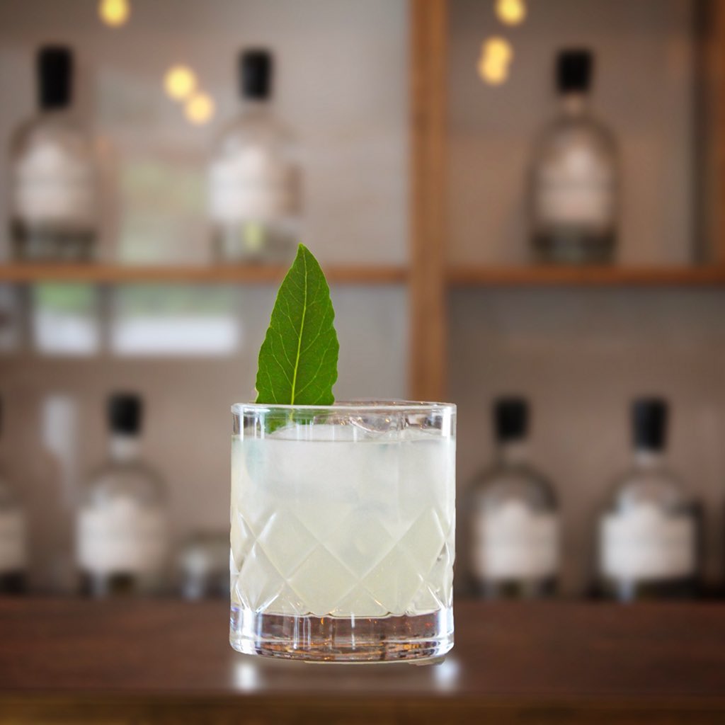 ShortcrossGin's tweet photo. A #Friday forage through the forests &amp; gardens @RademonEstate provides a botanical bounty...

‘Rademon Rain’ 

Shortcross Gin / Juniper, Honey &amp; Pine Syrup / Citrus / Bay 

#ForagedCocktails #BankHolidayWeekend #Belfast #ShortcrossTime https://t.co/030xsWizr4