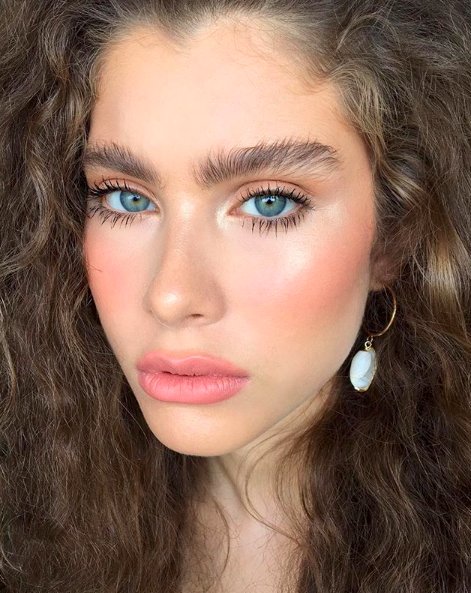 PoutCase's tweet photo. #BankHolidayWeekend makeup sorted! ✅
Claudia Neacsu used Pout Case Charming Pink lipstick as the blusher and lipstick for this fresh, dewy look 💕
#poutcase #beauty #makeup #phone #phonecase #motd #cute #bblogger #blogger #lipstick #concealer #eyeshadow #highlighter #mua https://t.co/iV35c7ArBc