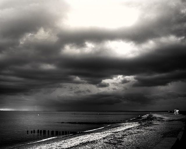 mikeoharaphotog's tweet photo. Last week the weather (at times) wasn’t great for the beach but it was great for photography. #mv #mvlife #oakbluffs #mvpics #nikon #d810 #landscape #vineyard #clouds #storm #visitmv #bestplacestogo #travelphotographer #travel #travelphotography #travelm… https://t.co/sd1mB5ahp4 https://t.co/UO8Af878Z4