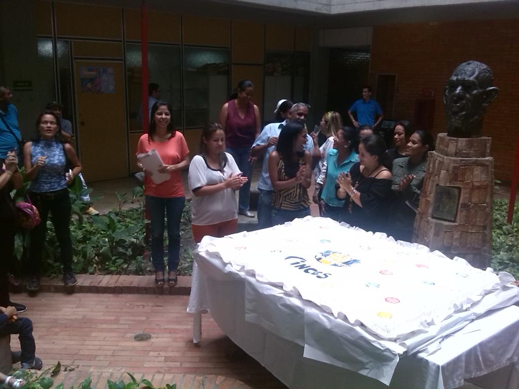 AracelisBelloG's tweet photo. Feliz Cumpleaños 59 @Incesocialista Bendiciones y Exitos para la gran familia Inces, presidido por @WuikelmanAngelP #IncesInnovaEnLinea https://t.co/Qov7EWJ5RS