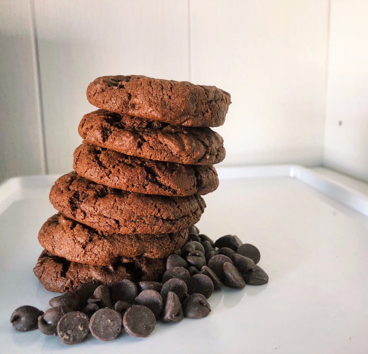Baked__Sweet's tweet photo. Leaning tower of cookies 🍪 https://t.co/w5pMt8YJQg