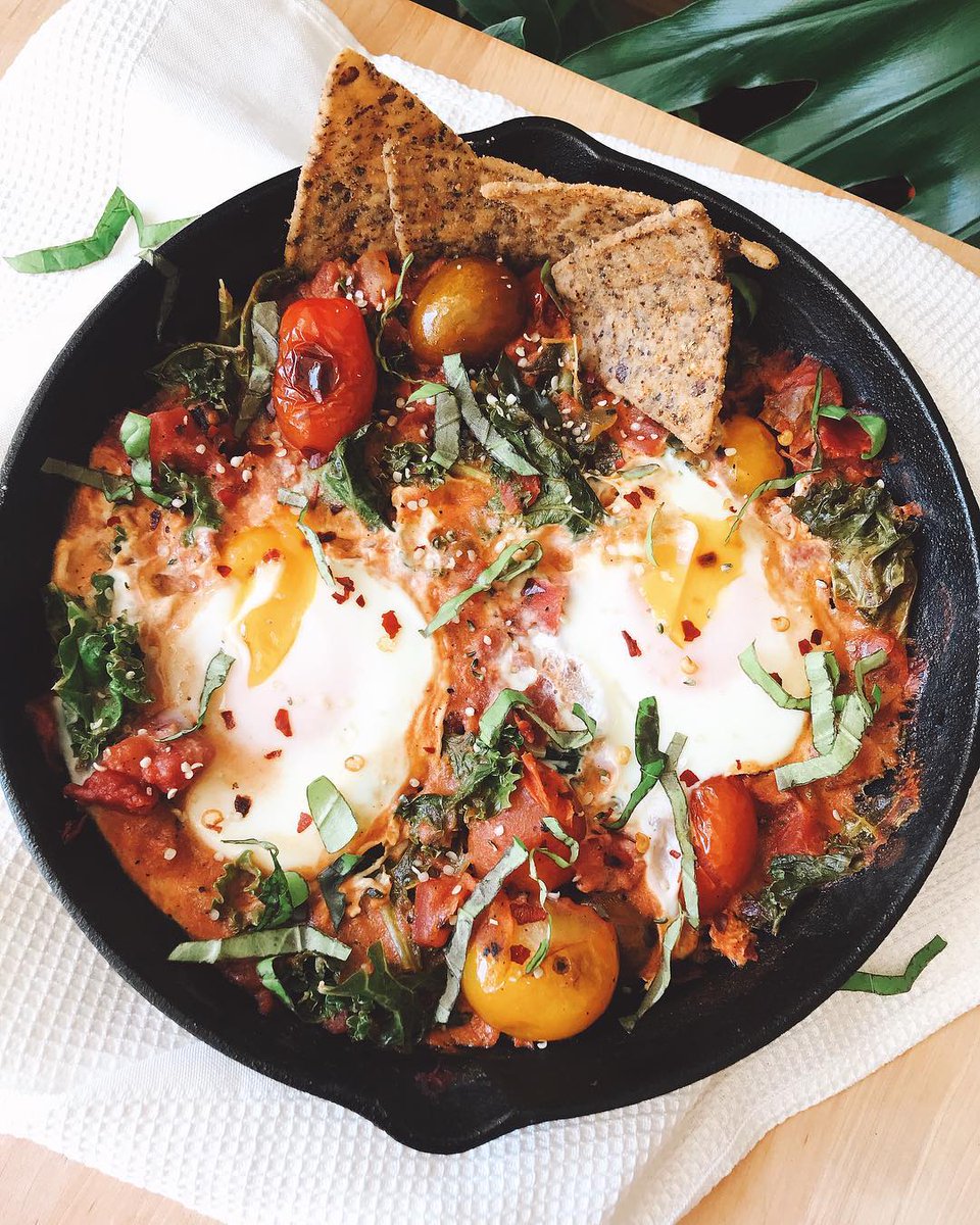 marshamcanada's tweet image. Shakshuka with a side of #Beanfields just made your green smoothie look pretty lame @kaleintheclouds  @BeanfieldsSnack
