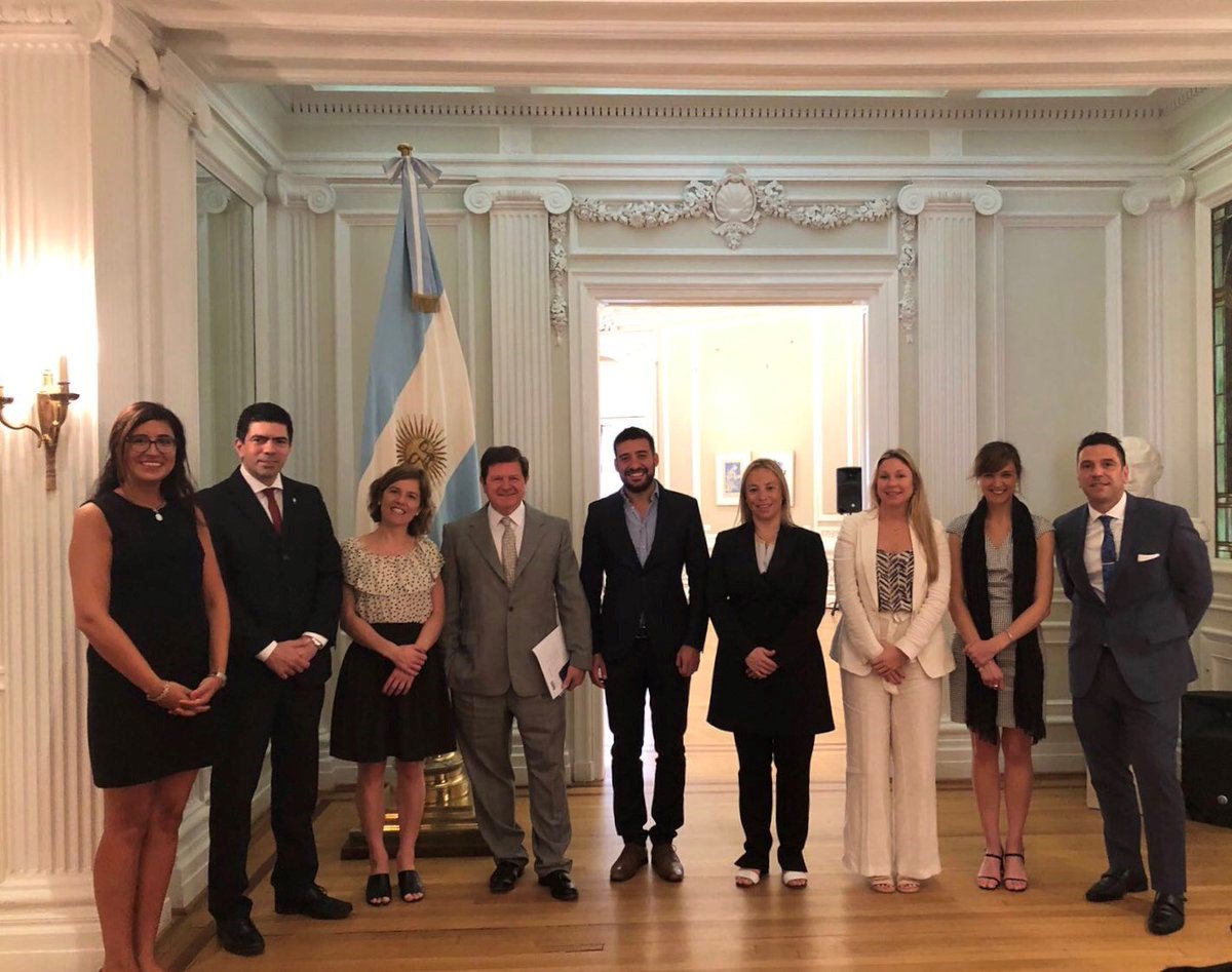 ACYPL's tweet photo. #acyplARG covered lots of ground in DC before going to AR. They stopped by @WhiteHouse, sat down with ACYPL alum @alexdsanchez at @Google's DC office, discussed US-Argentina relations w/ Argentinian Amb. Fernando Oris de Roa at @ARGinUSA, & met with staff at @SenBennetCO's office https://t.co/mTKGlBeqRQ