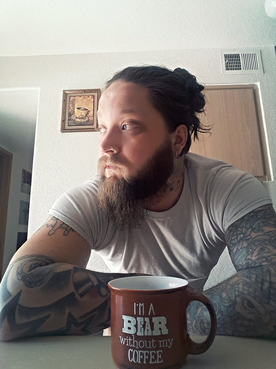 jerryleeondrumz's tweet photo. 🐻+⛾=💥
#FridayFeeling #vegasmornings #beardedlifestyle #beardmountain #ohio #bear #tattoos #vnb #CupOfJoe https://t.co/HM7FPwzcuN