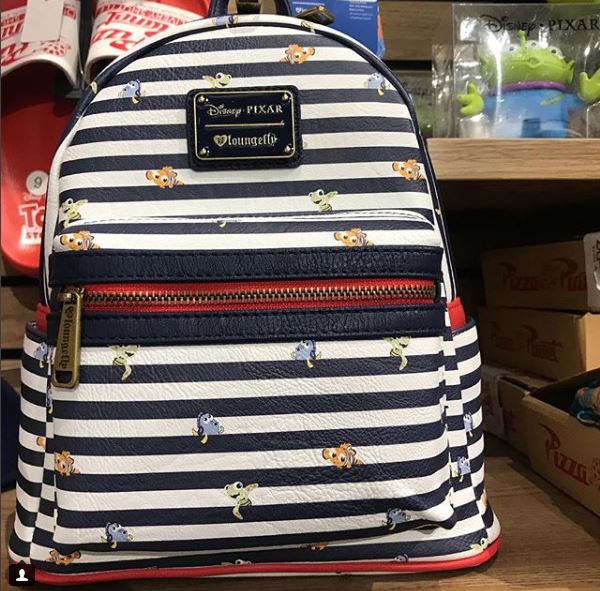 Jessica76180696's tweet photo. Oh @boxlunchgifts how you’ve captured my heart! I seriously have to save pennies to get me a cute #disneyloungefly @loungefly 
@U_PlaceOrem is where it’s at!
...
#disneylifeforme #disneyaccessories #disneymerch #disneymerchandising #allthedisney #allthedisneythings https://t.co/rbJqFhYJY5
