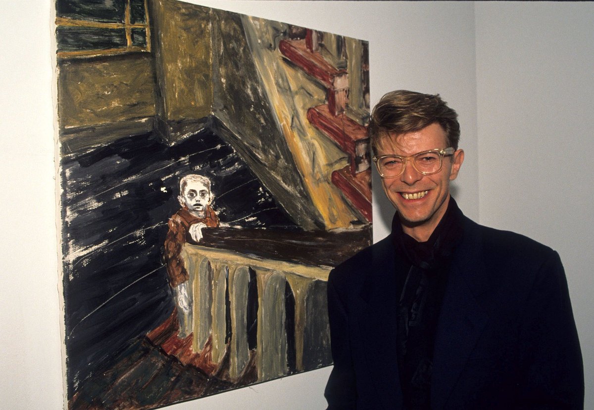 davidbowie_news's tweet photo. David Bowie and his paintings at Eduard Nakhamkin Fine Arts Gallery in New York City, November 1990, by Ron Galella. https://t.co/W3CXLwGJHa