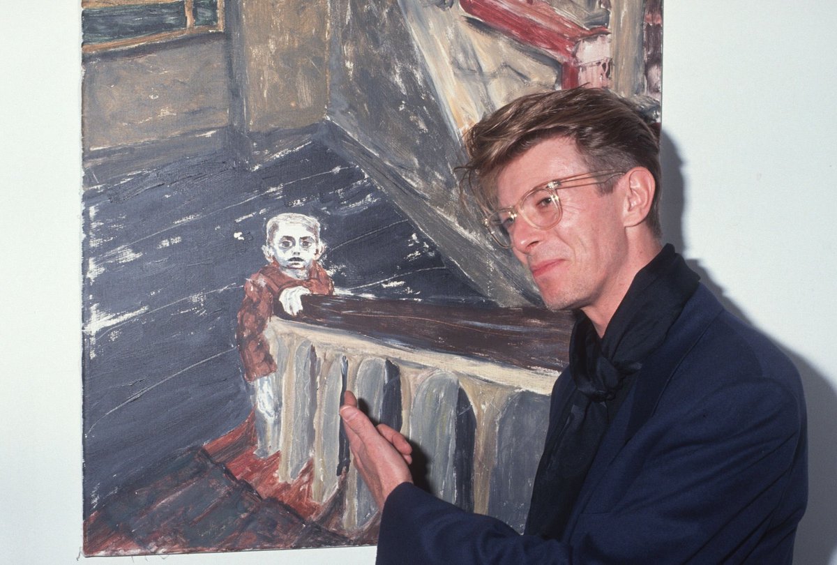 davidbowie_news's tweet photo. David Bowie and his paintings at Eduard Nakhamkin Fine Arts Gallery in New York City, November 1990, by Ron Galella. https://t.co/W3CXLwGJHa