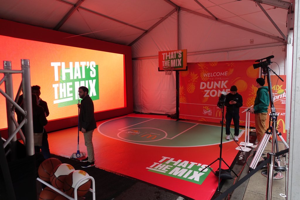 Throwback pic. The Sprite Dunk Zone in Atlanta. 

#sprite #dunkzone #flashbackfriday
