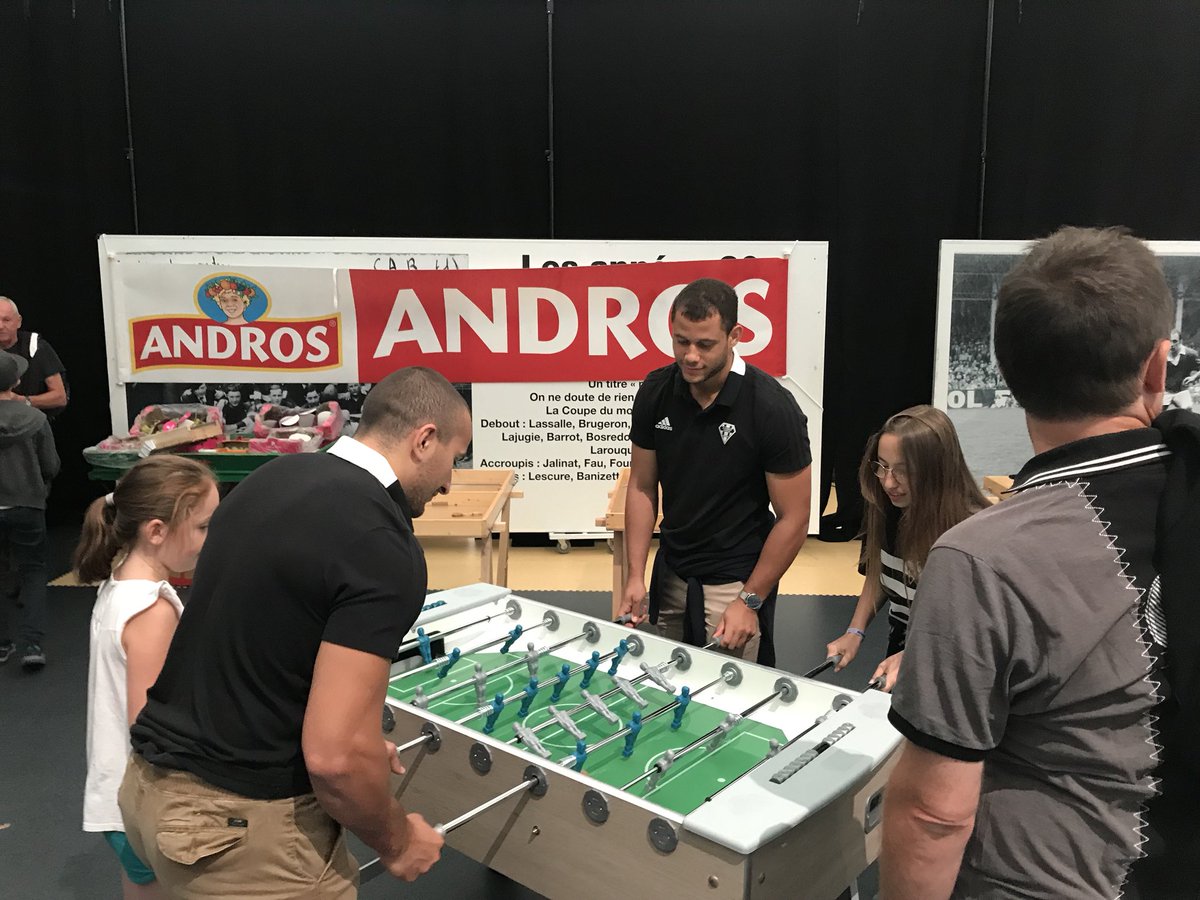 Les joueurs hors groupe à la rencontre du public au Café des Monédières avec l’Amicale des 100% Coujou et les Bouchons d’Amour !
#CABUSCo