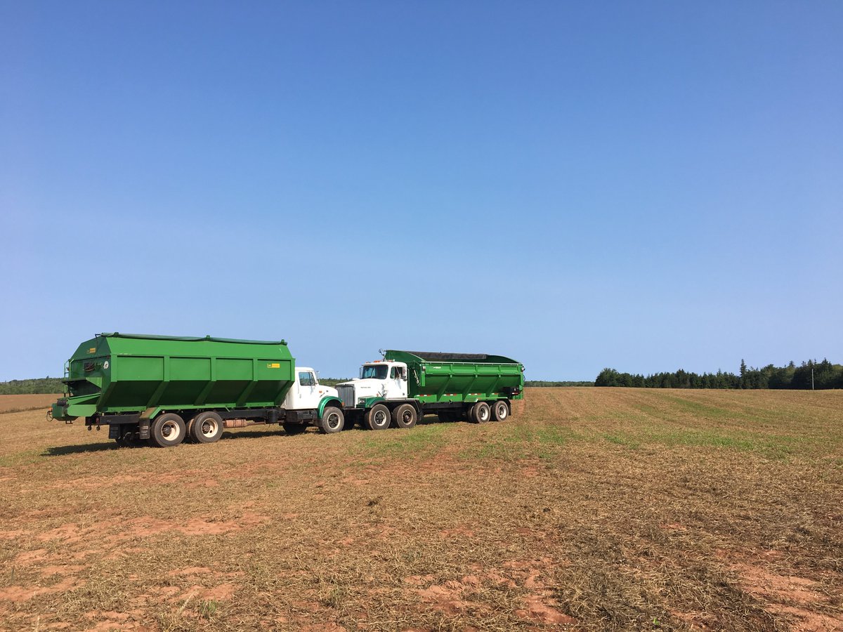 Grandpa tell me about the good ole days!🎵 Thanks <a href="/chadspud/">Chad Robertson</a> for the great picture! We hope you enjoy your New H.F. Stewart Live Bottom Bulk Box! 👨‍🌾🥔👴