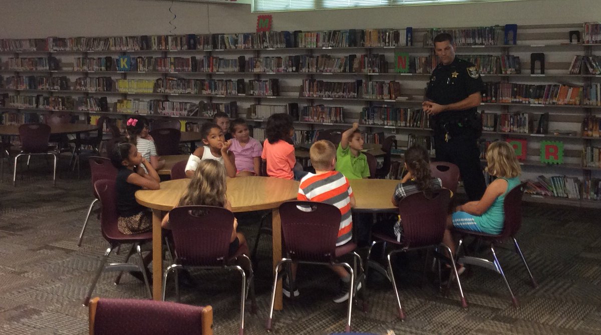 TropicIslesElem's tweet photo. 2nd Grade SeaStars learn about #StrangerDanger #StrangerSafety from @leesheriff SRO Deputy Meid. Thank you for teaching us how to live safe. #LoveLeeSchools https://t.co/4mOesCpNiR