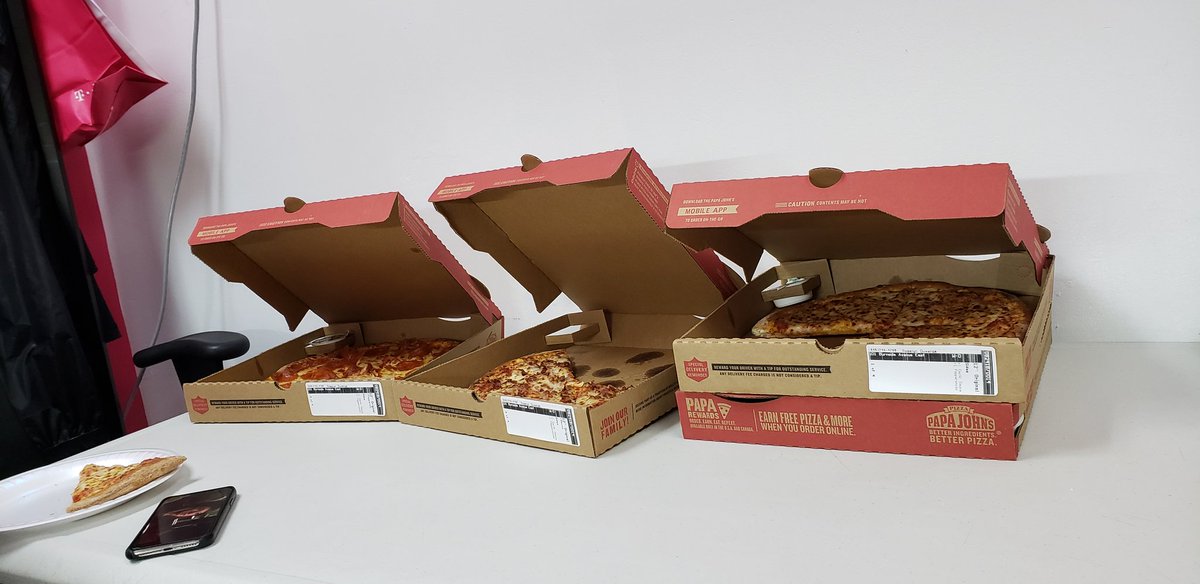 heidygarciapro's tweet photo. @SamsungUS @theSamsungSide thank you for the pizza ๐๐๐ #Note9launch https://t.co/W4mzHGWnIR