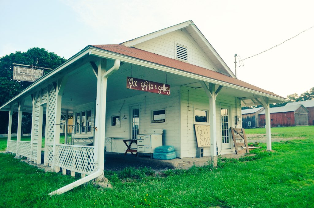 ThemisAndThread's tweet photo. #picturePerfect day in #TheFingerLakes. Working on some #HandDyedAprons for @StonecatCafe in the #sharedStudio at @HectorHandmade. Relishing in all that is a #SustainableCommunity. That is what makes us stand apart!  Visit me to take a peek!
#blessed #thisishome #flx #myFLXTBex https://t.co/70lle1xwZw