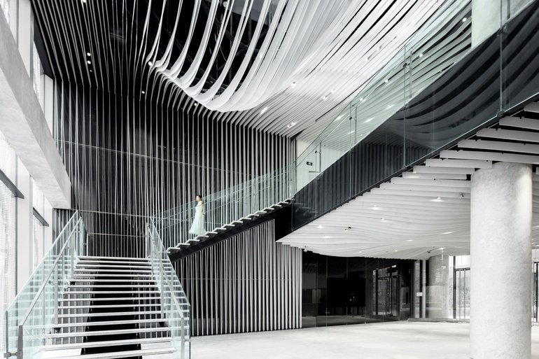 Design_4_Home's tweet image. This mixed-use building in Shanghai is designed to offer a place of comfort to the employees inside and to passersby