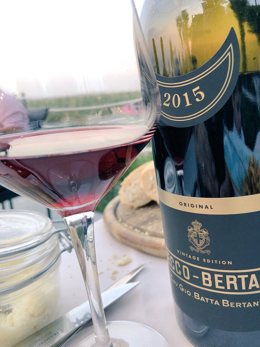JamesRTobin's tweet photo. Sitting on the shore of lake Garda enjoying a glass of this beauty, an old favourite, but it’s even better than I remembered. #holidaytreats https://t.co/PBp2ICrI97