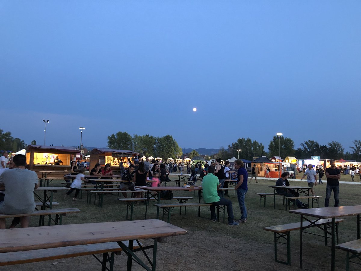 empovaldo's tweet photo. A tutto Beat!
Partito il Festival più atteso dell’estate in #Toscana.
#food #music #fun #ilfestivalnelparco #foodmusicandfun #Beat #BeatFestival #Beat2018 #beatfestival2018 https://t.co/Wbw3T66Lmu
