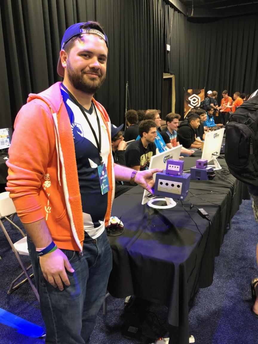 EON_gamingHD's tweet photo. And #Shine2018 has BEGUN!!

We are ecstatic to be working with the great TOs of Shine to bring some crispy #MonitorMelee to the players!

@LiquidHbox - KILL IT THIS WEEKEND! 💪😤 https://t.co/kLpUQuwU6K