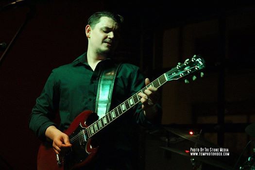 sammorrisrocks's tweet photo. Margherita's tomorrow! Mark is going to play the whole show right-handed just to show off! This https://t.co/1C3e2QyTwg https://t.co/xGuzKTcRy4