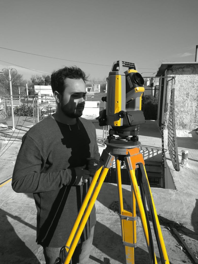 MaruMoreiras's tweet photo. Estrenando las Nuevas #EstacionesTotales #GM50 de #Topcon en #Mendoza 🌎🏔🛣🇦🇷@geosistemassrl @topcon_today #agrimensura #topografia https://t.co/tXbcb4JEnz